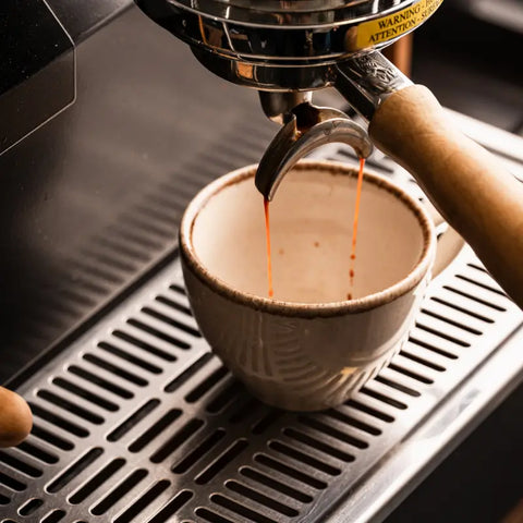 Comment faire un espresso : le guide pour un résultat propre, à chaque fois